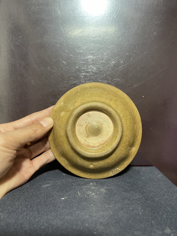 古玩陶瓷元龍泉青瓷黃釉撇口盤拍賣，當(dāng)前價(jià)格5500元