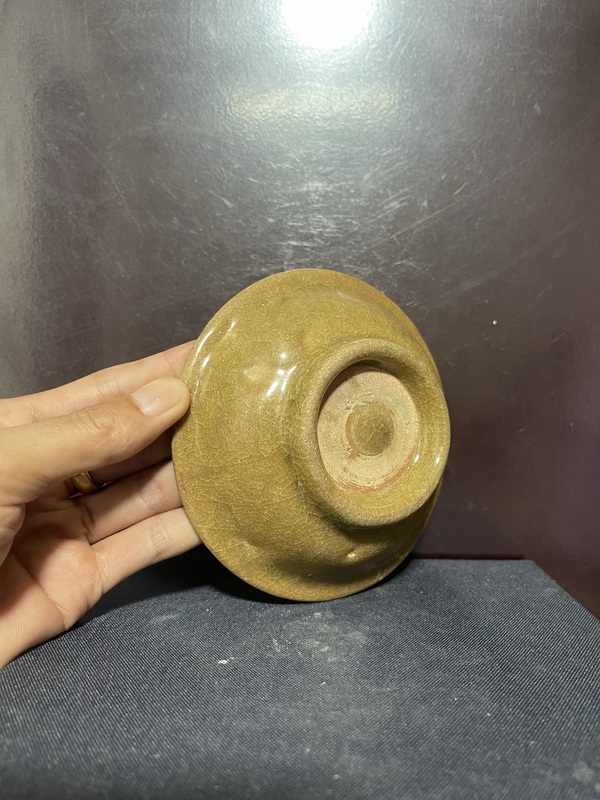 古玩陶瓷元龍泉青瓷黃釉撇口盤拍賣，當(dāng)前價(jià)格5500元