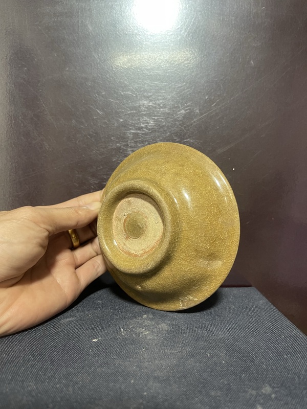 古玩陶瓷元龍泉青瓷黃釉撇口盤拍賣，當(dāng)前價(jià)格5500元
