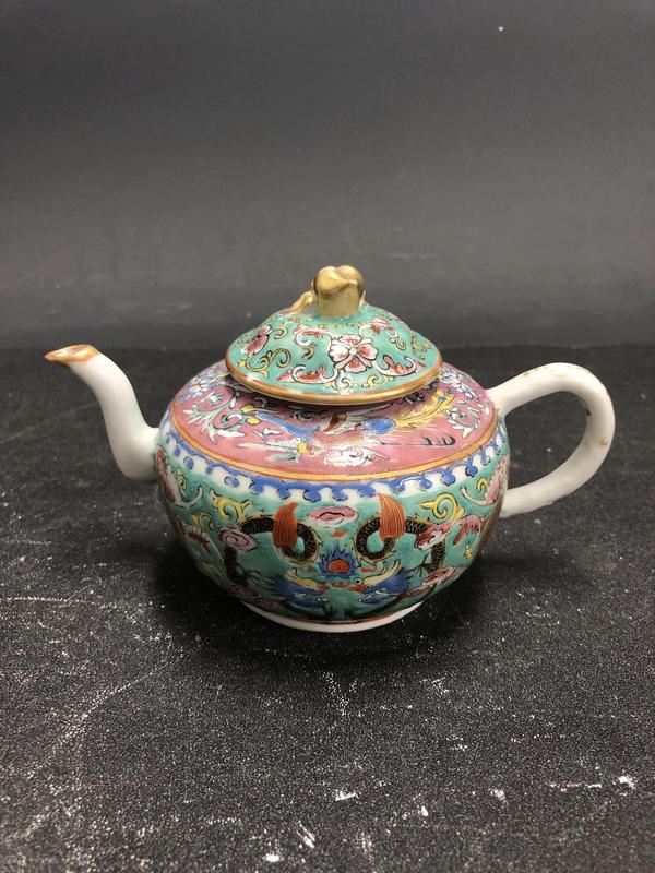 古玩陶瓷(保真卡)祝壽祝婚題材清粉彩龍鳳茶壺拍賣,當前價格3500元