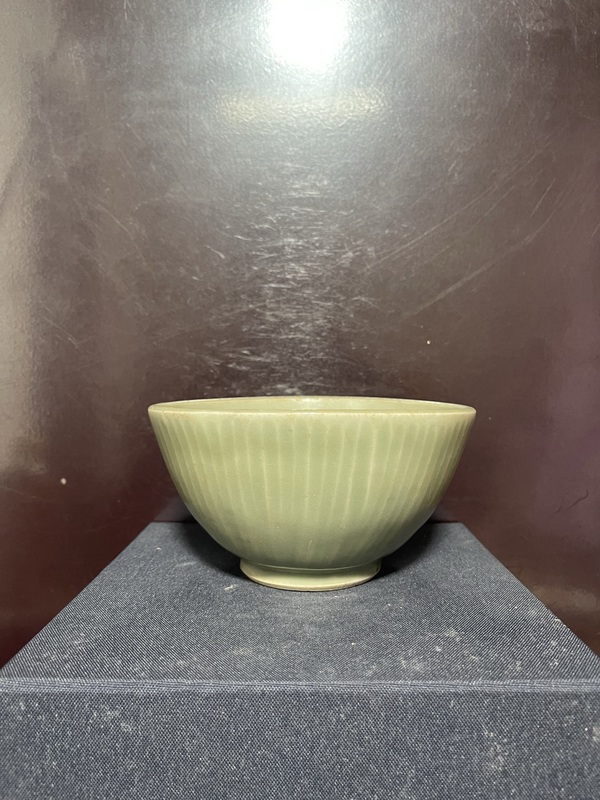 古玩陶瓷元龍泉刻仰蓮?fù)肱馁u,當(dāng)前價(jià)格6500元