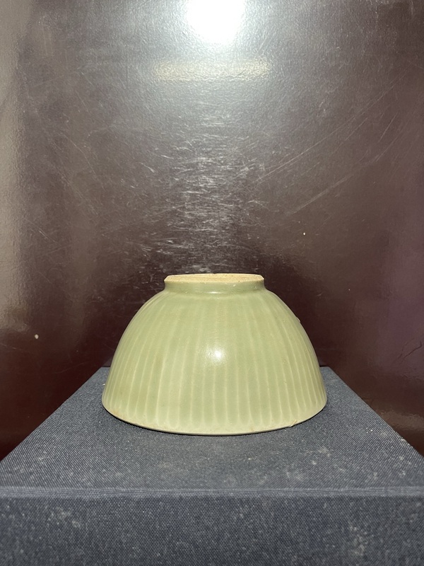 古玩陶瓷元龍泉刻仰蓮?fù)肱馁u,當(dāng)前價(jià)格6500元