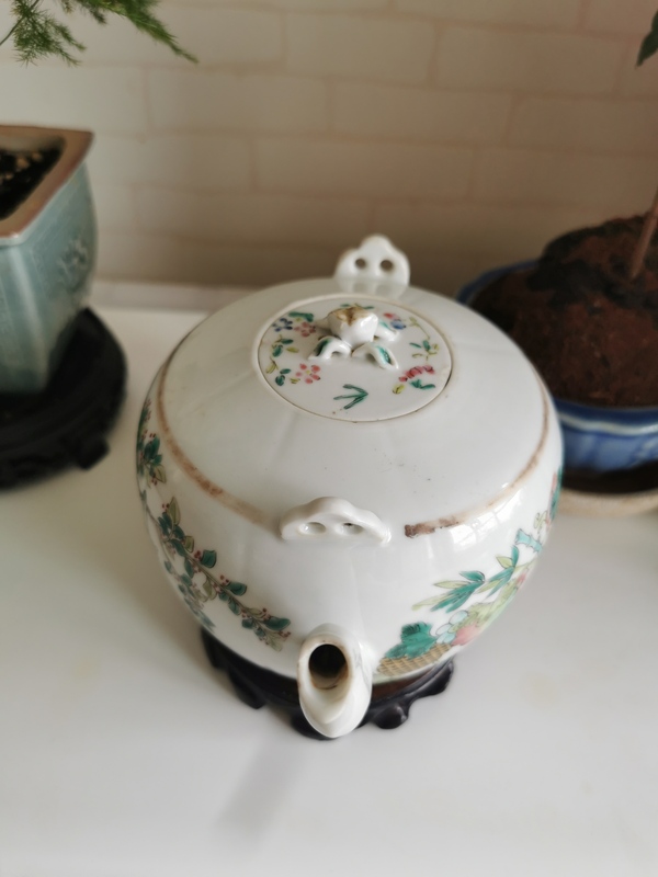 古玩陶瓷粉彩一品富貴紋茶壺拍賣，當(dāng)前價格2600元