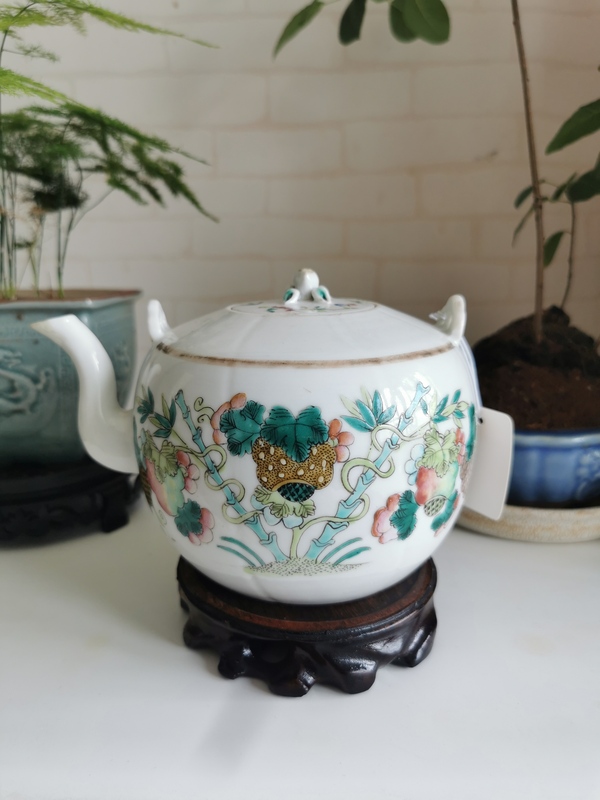 古玩陶瓷粉彩一品富貴紋茶壺拍賣，當(dāng)前價格2600元
