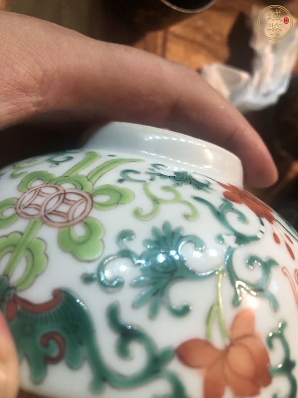 古玩陶瓷粉彩福壽紋茶碗真品鑒賞圖