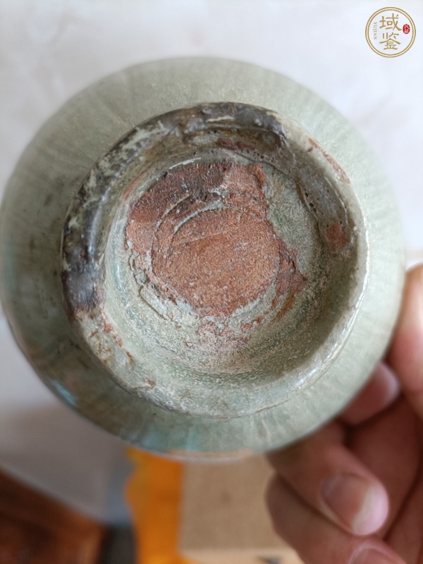 古玩陶瓷龍泉青瓷刻仰蓮紋茶碗真品鑒賞圖