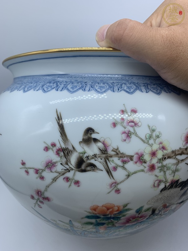 古玩陶瓷粉彩花鳥紋卷缸真品鑒賞圖