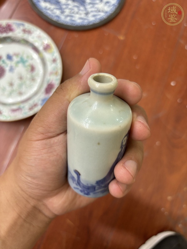 古玩陶瓷青花羲之愛(ài)鵝圖鼻煙壺真品鑒賞圖