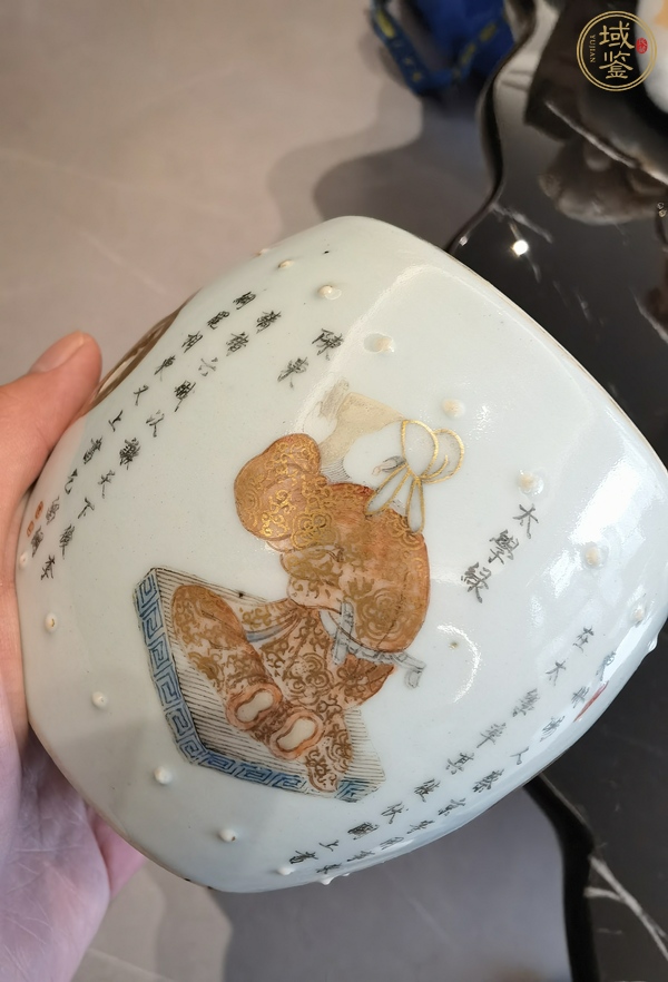 古玩陶瓷粉彩鼓釘罐真品鑒賞圖