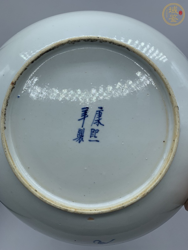 古玩陶瓷花卉紋青花盤真品鑒賞圖