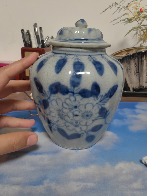 古玩陶瓷青花花卉紋蓋罐真品鑒賞圖