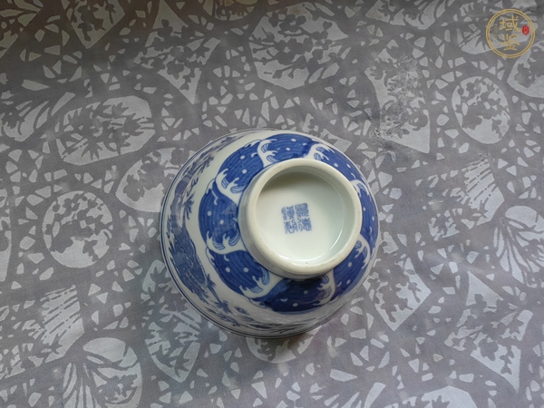 古玩陶瓷青花云龍紋茶碗真品鑒賞圖