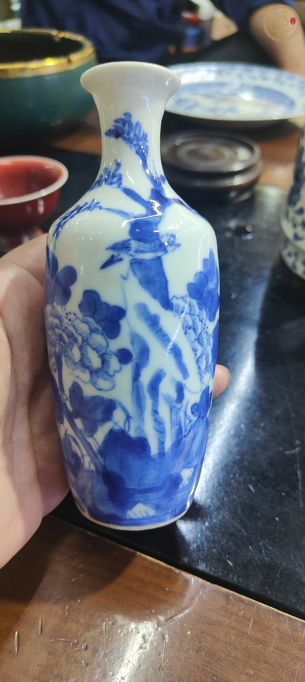 古玩陶瓷青花瓶真品鑒賞圖