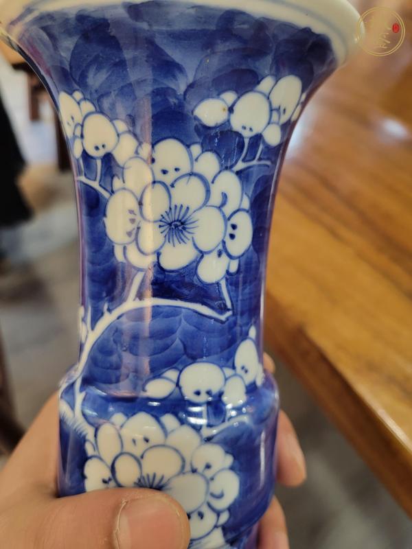 古玩陶瓷青花冰梅圖花觚真品鑒賞圖