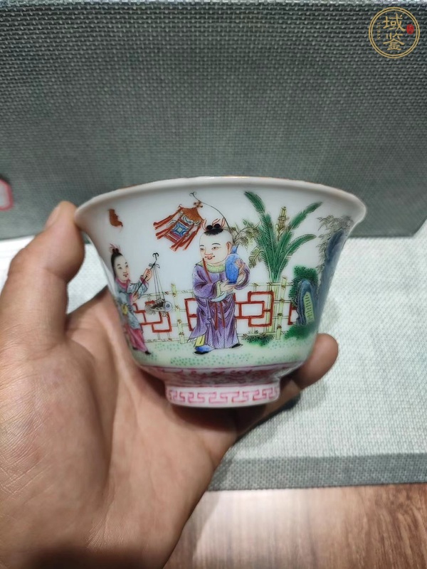 古玩陶瓷麟趾呈祥粉彩杯真品鑒賞圖