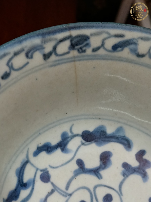 古玩陶瓷青花纏枝花卉紋茶碗真品鑒賞圖