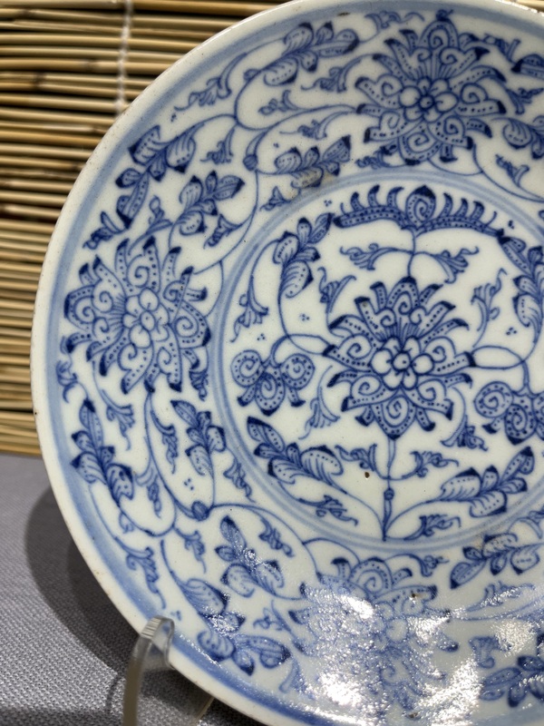 古玩陶瓷青花纏枝花卉紋盤拍賣,當前價格1800元