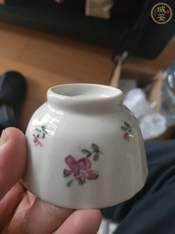 古玩陶瓷廣彩花卉紋茶杯真品鑒賞圖