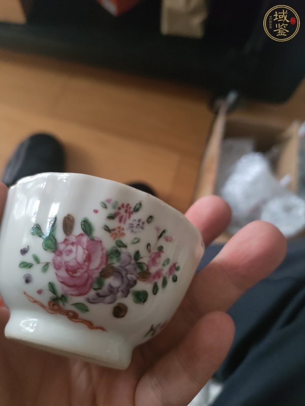 古玩陶瓷廣彩花卉紋茶杯真品鑒賞圖