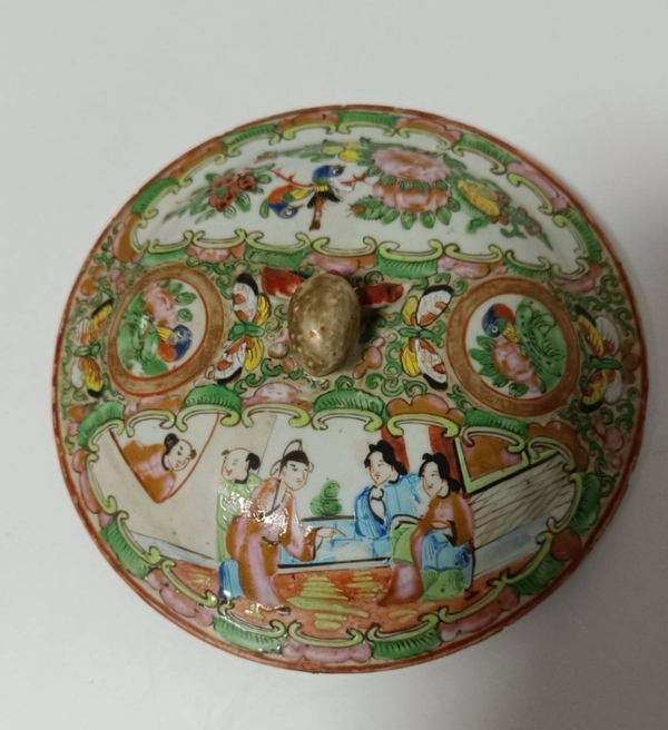 古玩陶瓷清同治廣彩開窗人物故事紋蓋鍋拍賣，當(dāng)前價格1600元