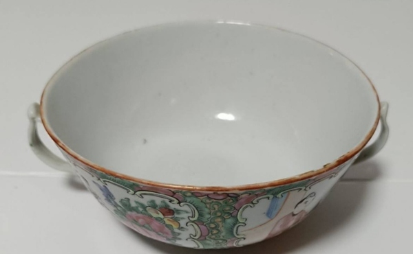古玩陶瓷清同治廣彩開窗人物故事紋蓋鍋拍賣，當(dāng)前價格1600元