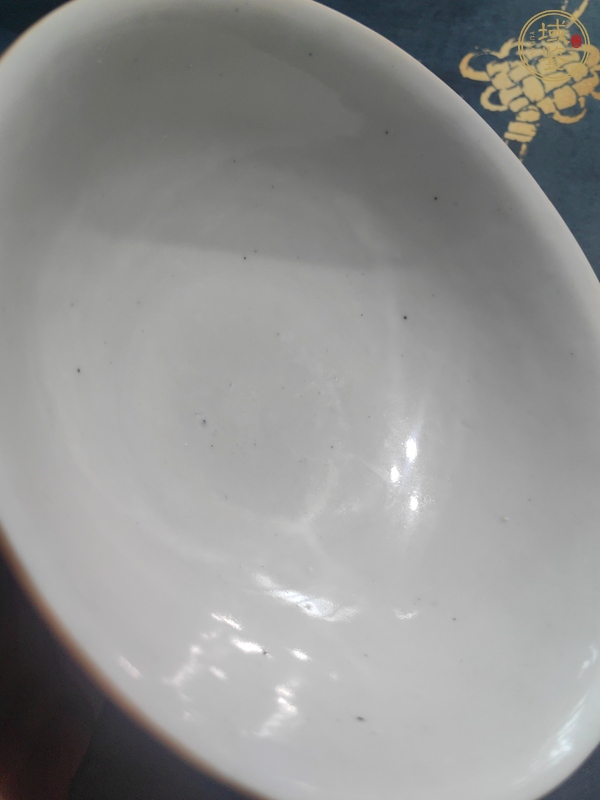 古玩陶瓷豆青釉茶碗真品鑒賞圖