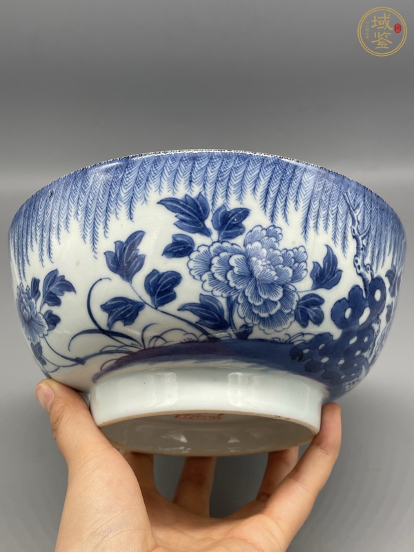 古玩陶瓷花卉紋青花碗真品鑒賞圖