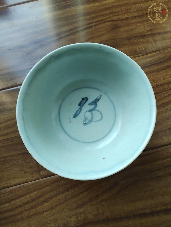 古玩陶瓷青花花卉紋茶碗真品鑒賞圖