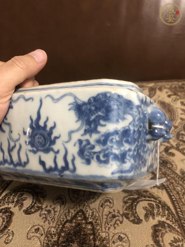 古玩陶瓷青花趕珠龍紋蓋盒真品鑒賞圖