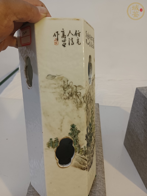 古玩陶瓷淺絳彩山水人物紋帽筒真品鑒賞圖