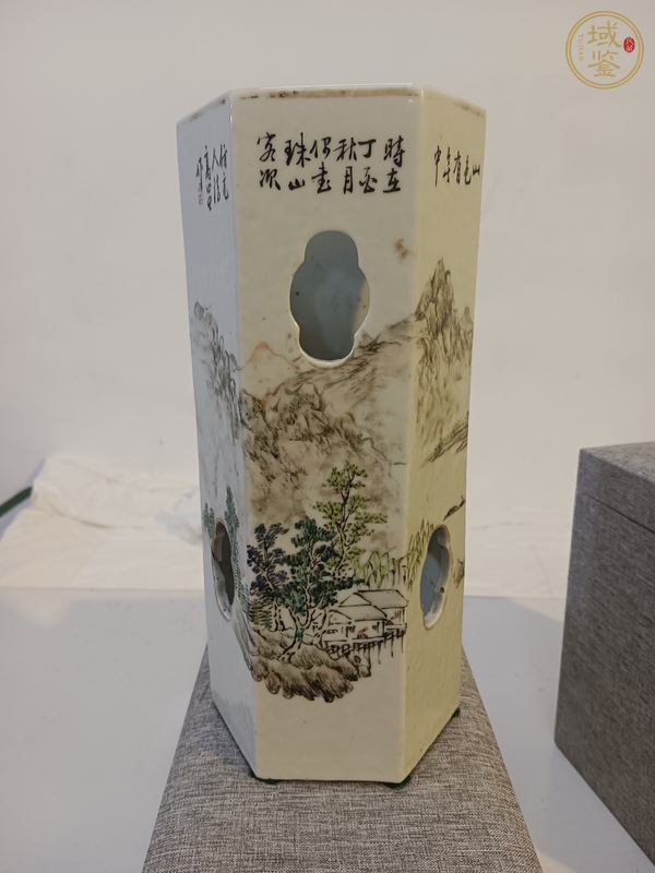 古玩陶瓷淺絳彩山水人物紋帽筒真品鑒賞圖