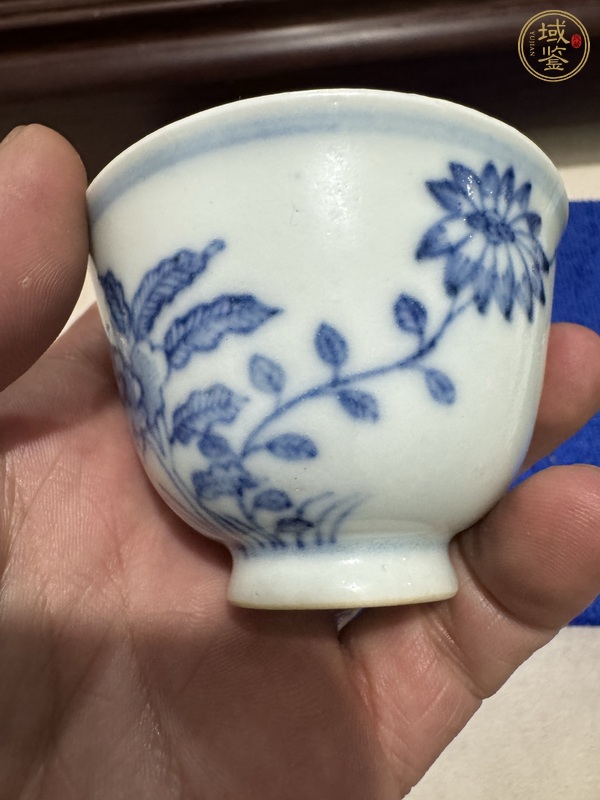 古玩陶瓷青花花卉紋茶杯真品鑒賞圖