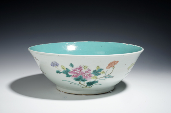 陶瓷清末民初·内松石绿外粉彩花卉纹大碗拍卖，当前价格238元