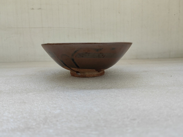 古玩陶瓷清早期褐釉碗拍賣,當前價格198元