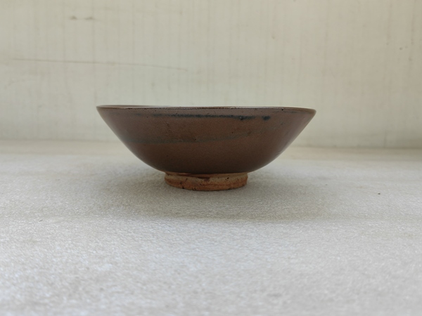 古玩陶瓷清早期褐釉碗拍賣,當前價格198元