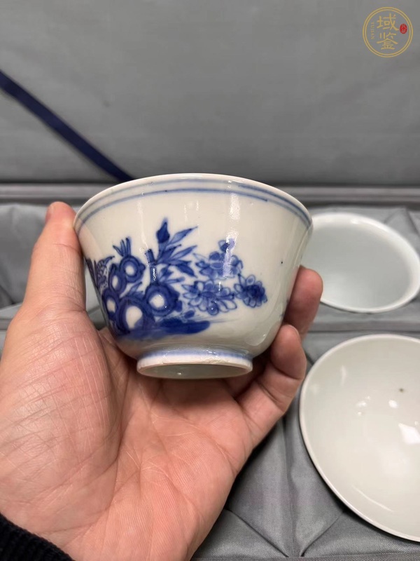 古玩陶瓷青花洞石花卉紋仰鐘杯真品鑒賞圖