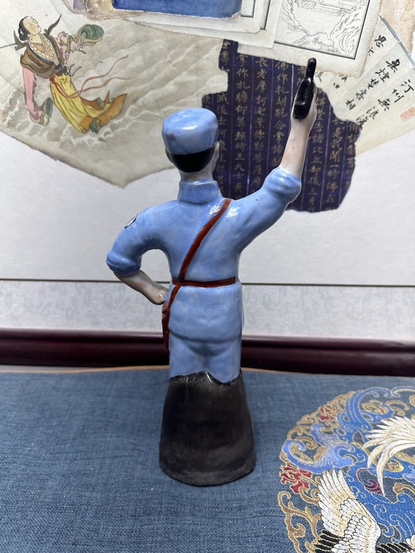 古玩陶瓷文革精品人物塑像拍賣,當前價格690元