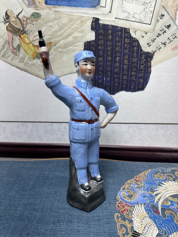 古玩陶瓷文革精品人物塑像拍賣,當前價格690元