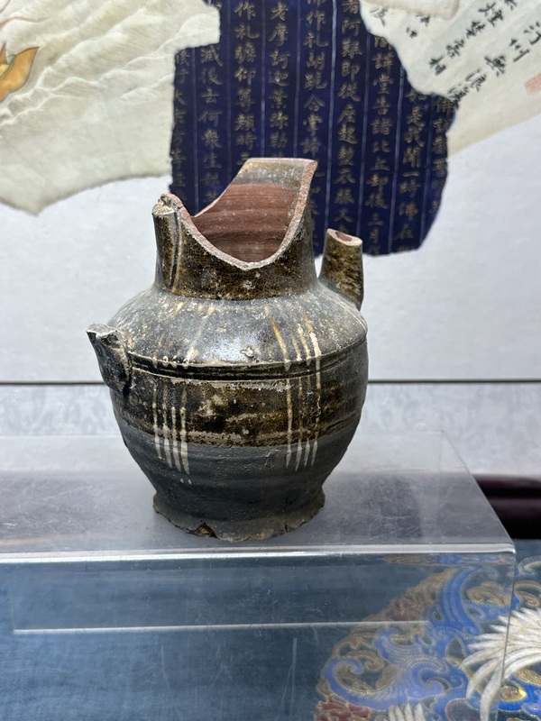 古玩陶瓷五代十國(guó)精品青釉壺標(biāo)本拍賣(mài)，當(dāng)前價(jià)格139元