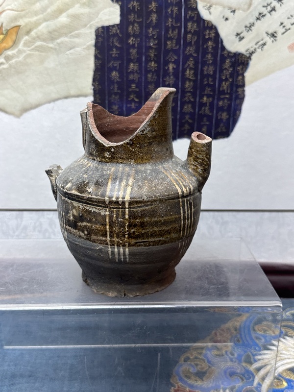 古玩陶瓷五代十國(guó)精品青釉壺標(biāo)本拍賣(mài)，當(dāng)前價(jià)格139元