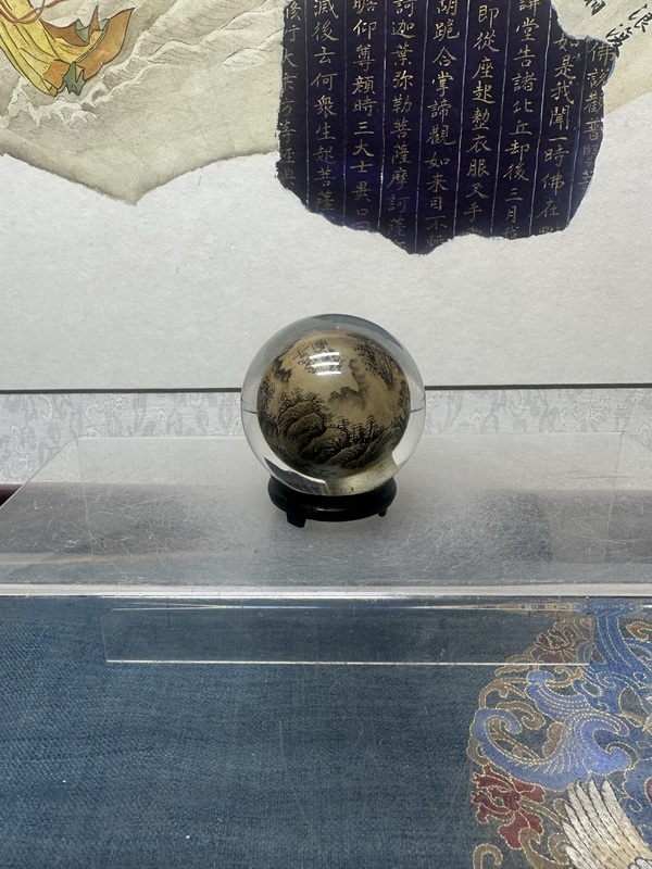 古玩陶瓷創(chuàng)匯精品山水紋內(nèi)畫水晶球拍賣,當(dāng)前價(jià)格89元