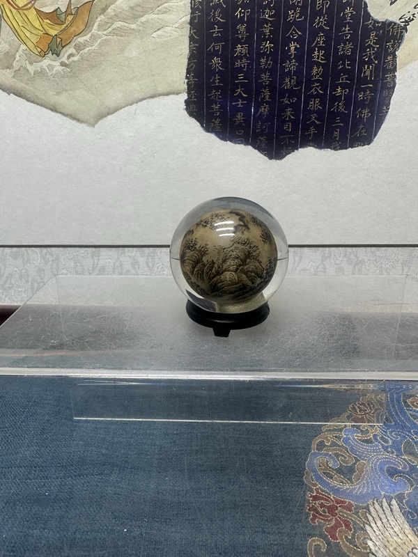 古玩陶瓷創(chuàng)匯精品山水紋內(nèi)畫水晶球拍賣,當(dāng)前價(jià)格89元