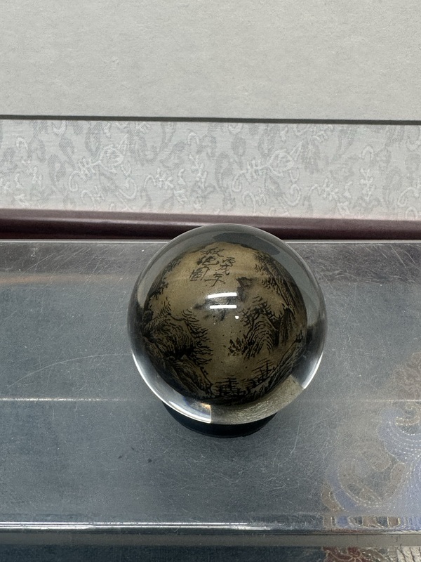 古玩陶瓷創(chuàng)匯精品山水紋內(nèi)畫水晶球拍賣,當(dāng)前價(jià)格89元