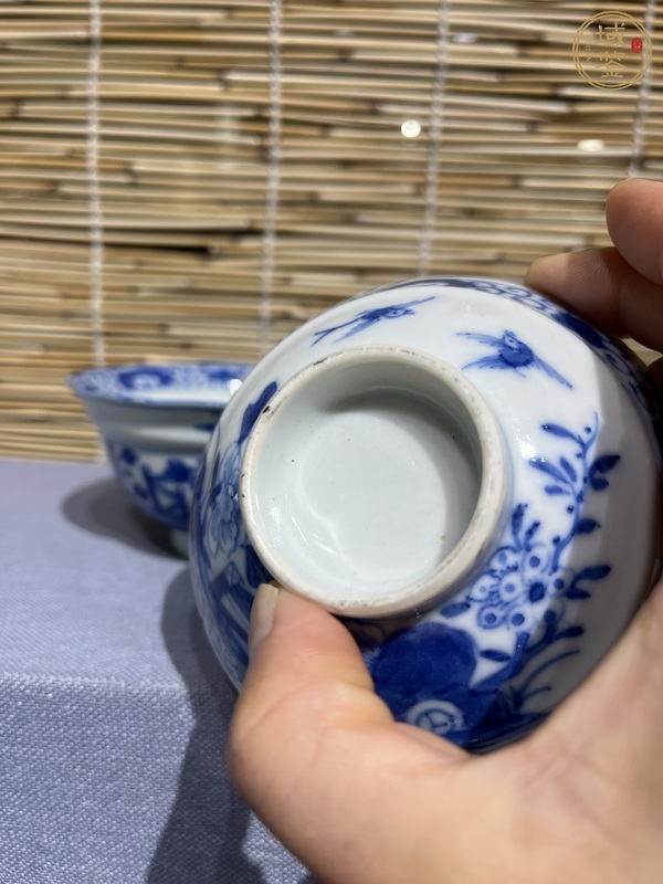 古玩陶瓷清中晚·青花花鳥紋蓋碗真品鑒賞圖