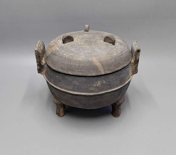 古玩陶瓷戰(zhàn)漢三足雙耳弦紋陶鼎【附證書】拍賣,當前價格4500元