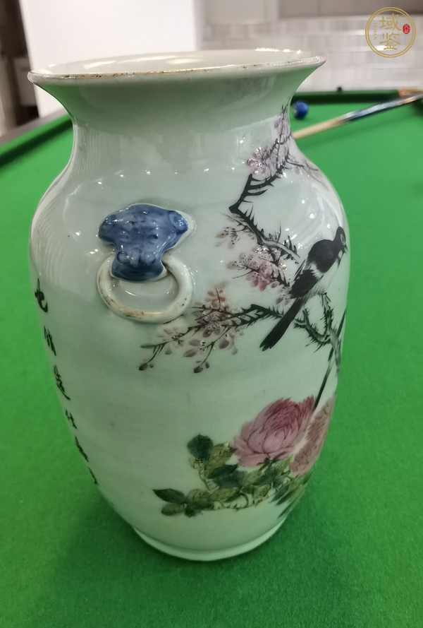 古玩陶瓷清晚期花鳥紋鋪首瓶真品鑒賞圖