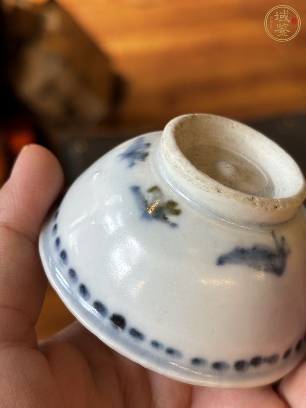 古玩陶瓷青花花卉紋茶碗真品鑒賞圖