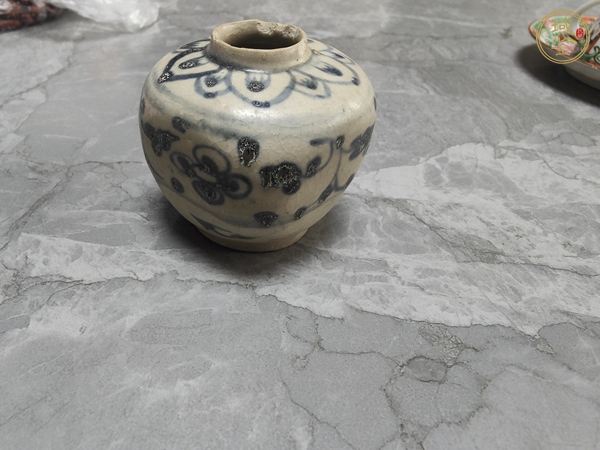 古玩陶瓷青花花卉紋水盂真品鑒賞圖