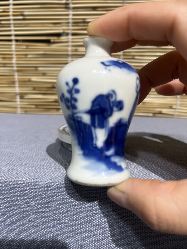 古玩陶瓷梅瓶式鼻煙壺拍賣,當前價格4200元
