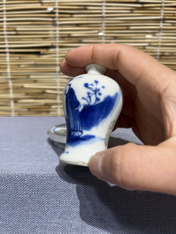 古玩陶瓷梅瓶式鼻煙壺拍賣,當前價格4200元